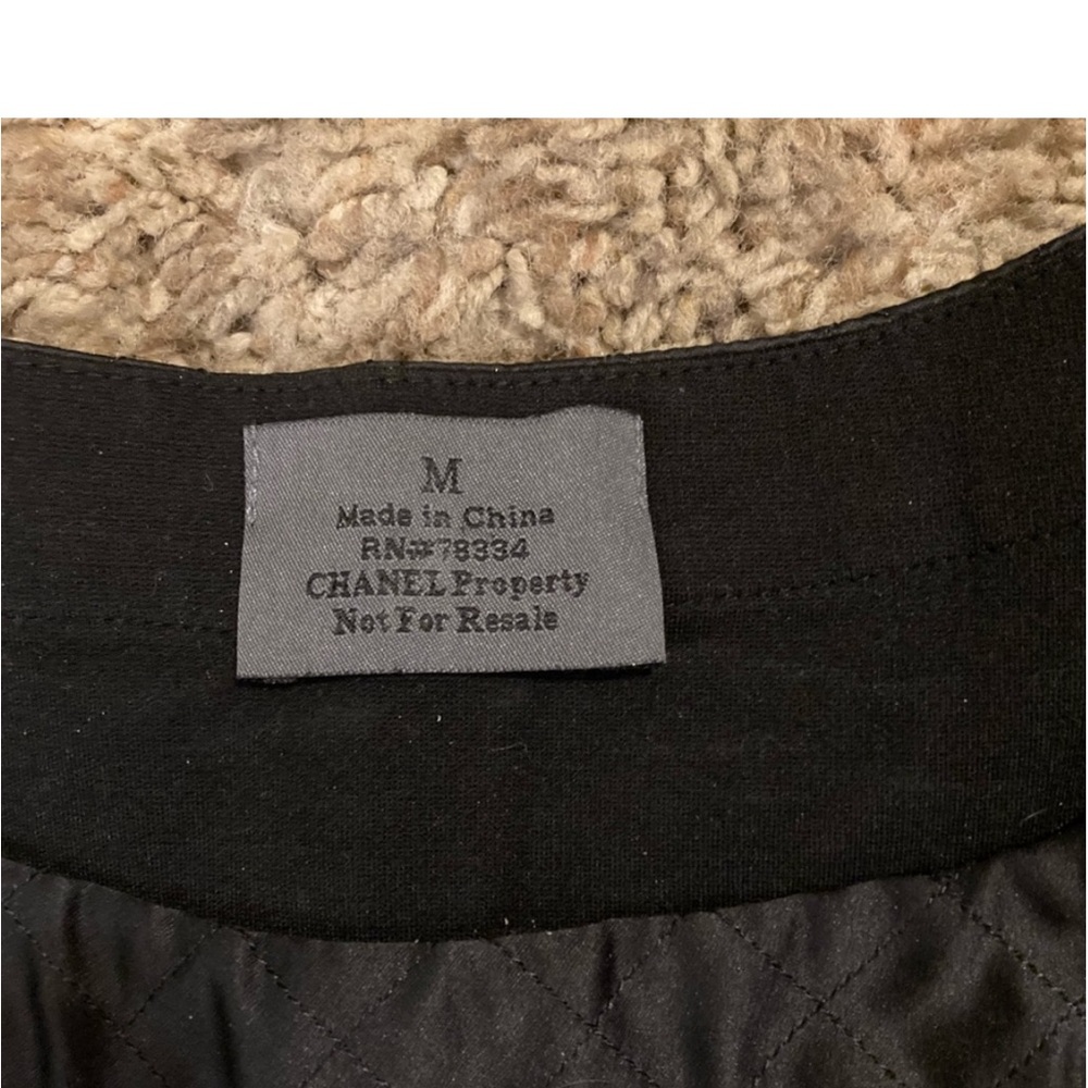 EXCELLENT LIKE NEW! Chanel 3/4 length sleeve Top Beauty Counter Top - Picture 9 of 14